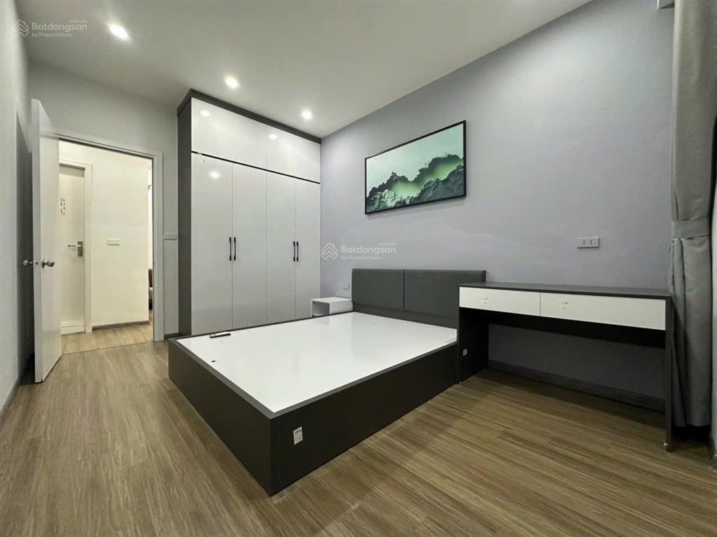 Chính chủ bán căn 75.8m2. tầng trung. 2pn2vs. cửa tb ban công đn full nội thất.