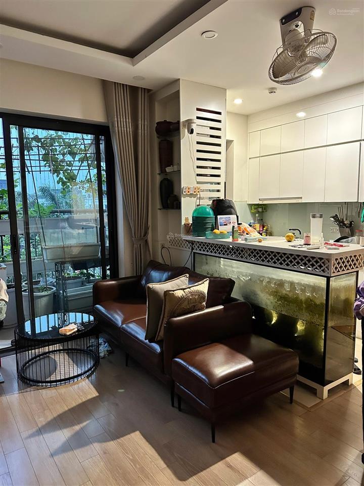 Chính chủ bán căn hộ 83m2. tầng thấp. 3pn  2vs full nội thất. cửa đb ban công tn