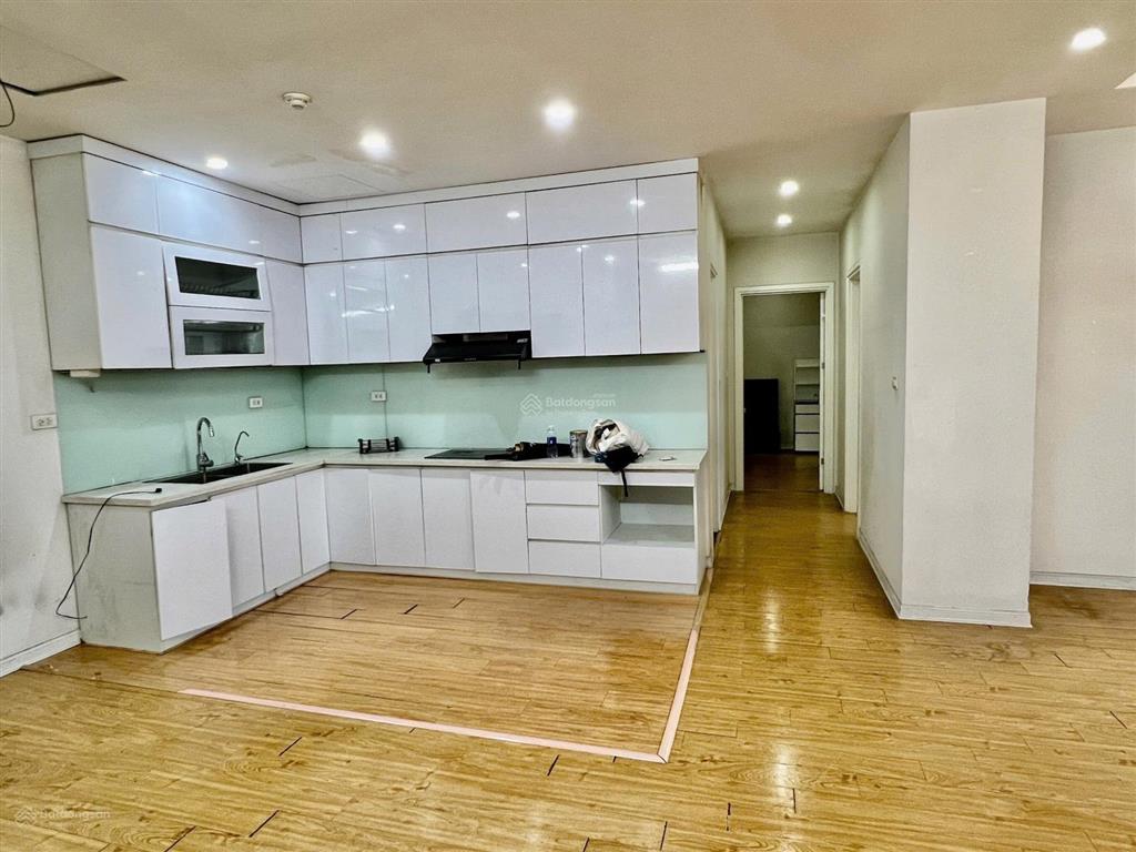 Chính chủ bán căn 93,4m2 tầng trung. 2pn2vs có thể sửa 3 ngủ rẻ nhất thị trường.cửa đn ban công tb