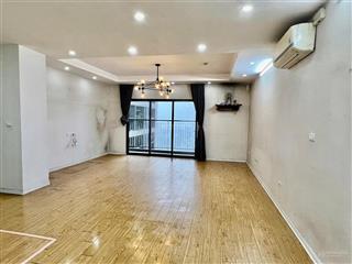 Chính chủ bán căn 93,4m2 tầng trung. 2pn2vs có thể sửa 3 ngủ rẻ nhất thị trường.cửa đn ban công tb