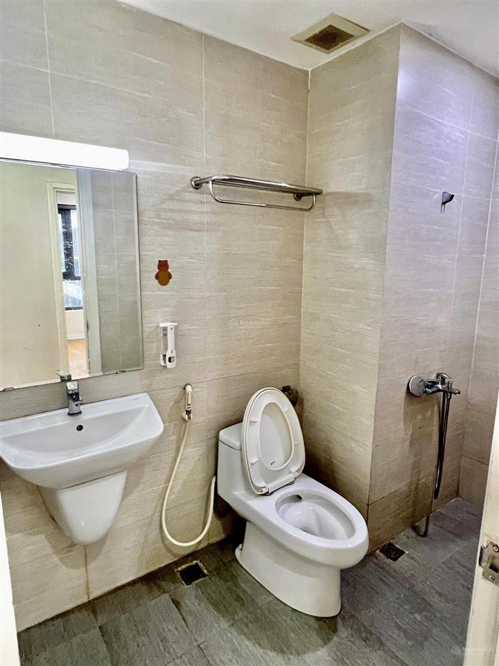 Chính chủ bán căn 93,4m2 tầng trung. 2pn2vs có thể sửa 3 ngủ rẻ nhất thị trường.cửa đn ban công tb