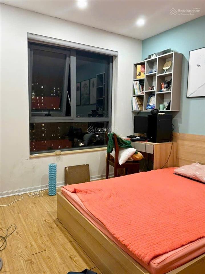 Chính chủ bán căn 98m2. tầng trung, 3pn2vs. full nội thất, có slot oto, cửa tb ban công dn.