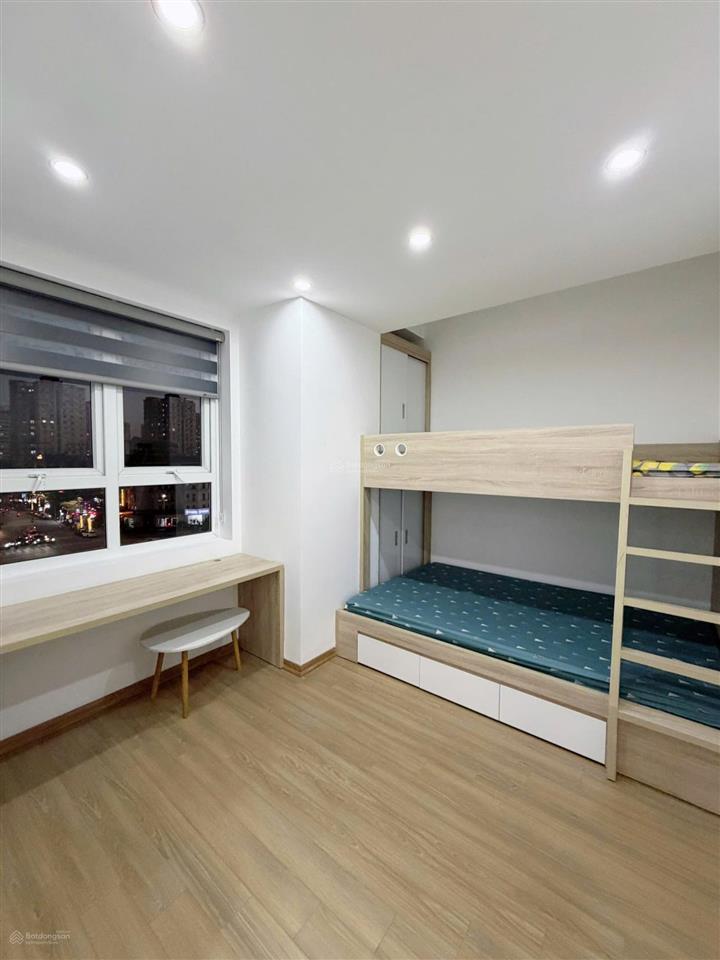 Chính chủ bán căn 58m2. 2pn  1vs. tầng trung, cửa tb ban công đn siêu mát, full nội thất