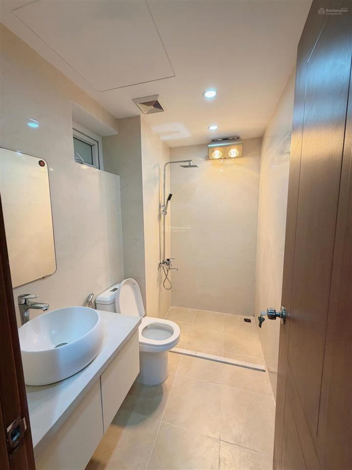 Chính chủ bán căn 58m2. 2pn  1vs. tầng trung, cửa tb ban công đn siêu mát, full nội thất