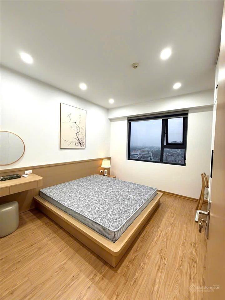 Chính chủ bán căn siêu hiếm 54,1m2 tầng trung. cửa tn, ban công tb full nội thất. 2pn  1vs