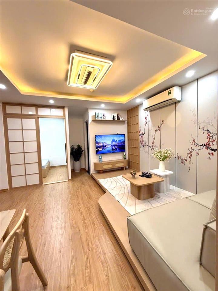 Chính chủ bán căn siêu hiếm 54,1m2 tầng trung. cửa tn, ban công tb full nội thất. 2pn  1vs