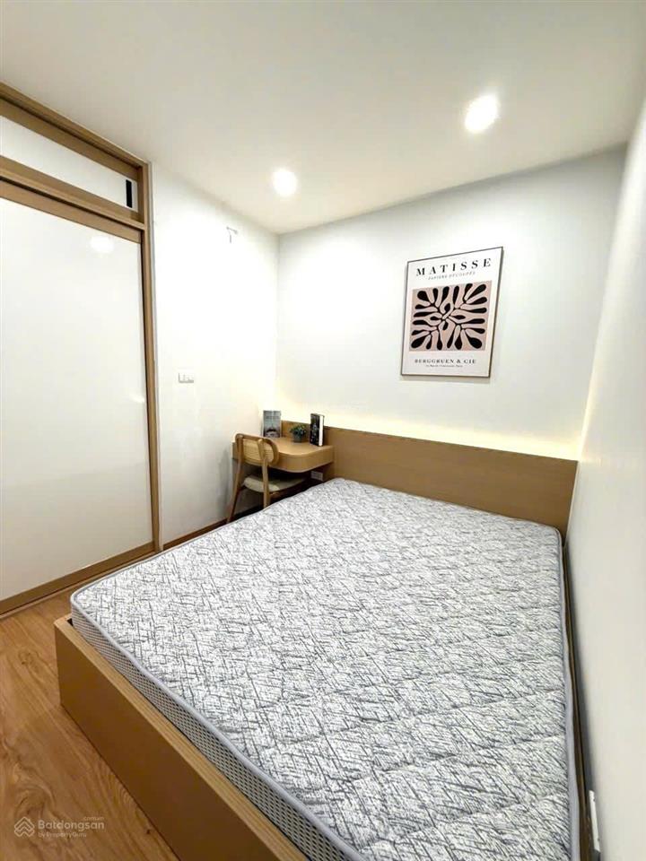 Chính chủ bán căn siêu hiếm 54,1m2 tầng trung. cửa tn, ban công tb full nội thất. 2pn  1vs