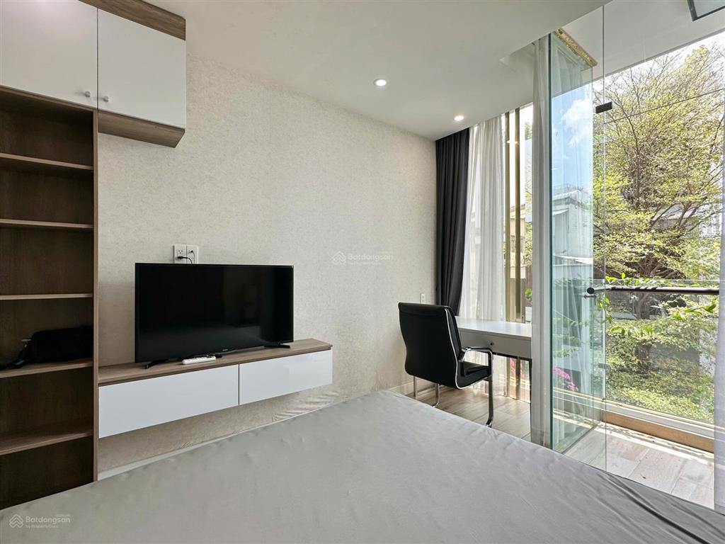Căn hộ chung cư cao cấp 1pn bancol view cây xan gần bờ kè hoàng sa, q3, hẻm xe hơi, có thang máy