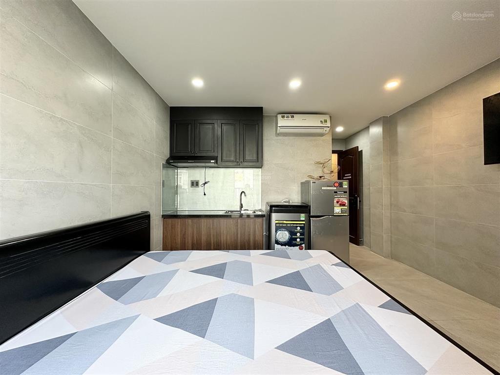 New 100% căn hộ bancol full nt, gần bờ kè hoàng sa q3, thang máy, xe hơi tận cửa, có máy giặt riêng