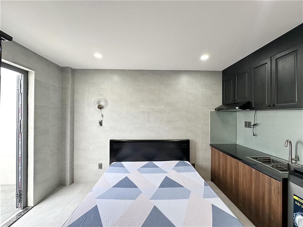 New 100% căn hộ bancol full nt, gần bờ kè hoàng sa q3, thang máy, xe hơi tận cửa, có máy giặt riêng