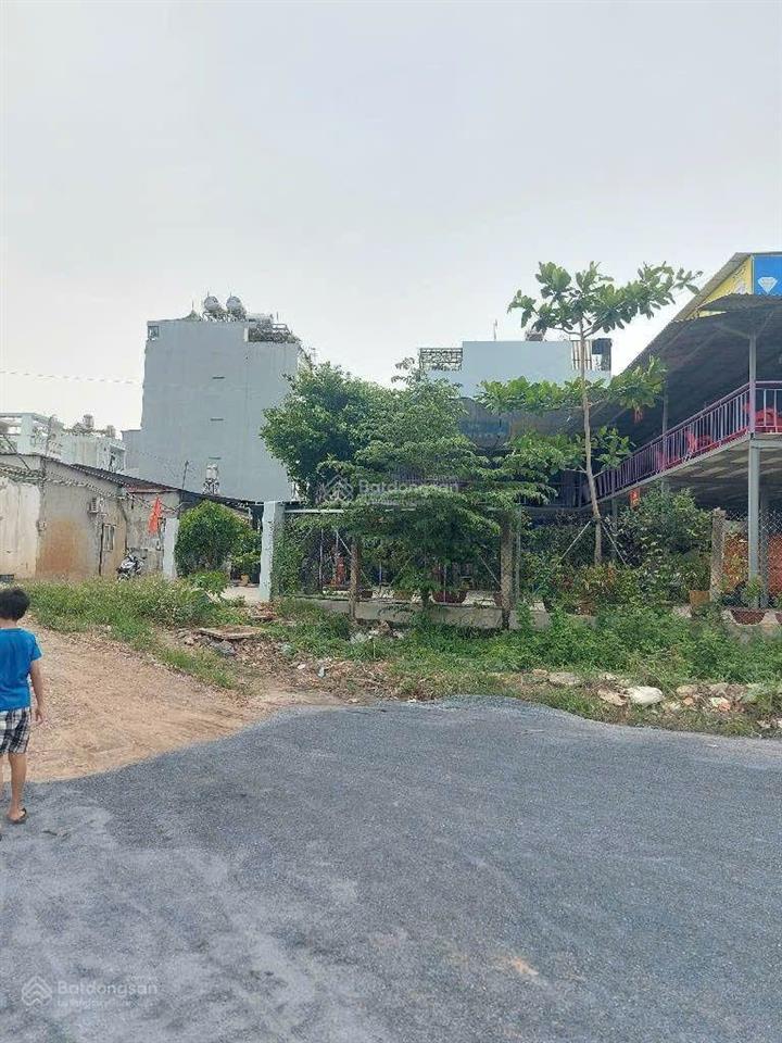 Bán đất tặng nhà siêu phẩm 2 mặt hẻm sát lê trọng tấn bờ kè sắp làm đường lê trọng tấn