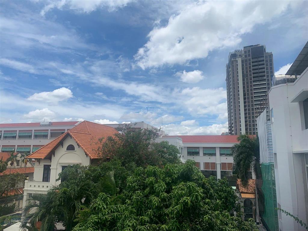 Cho thuê biệt thự thảo điền cao cấp 5pn có sân vườn rộng, có hầm để xe lớn giá chỉ 110 triệu/tháng