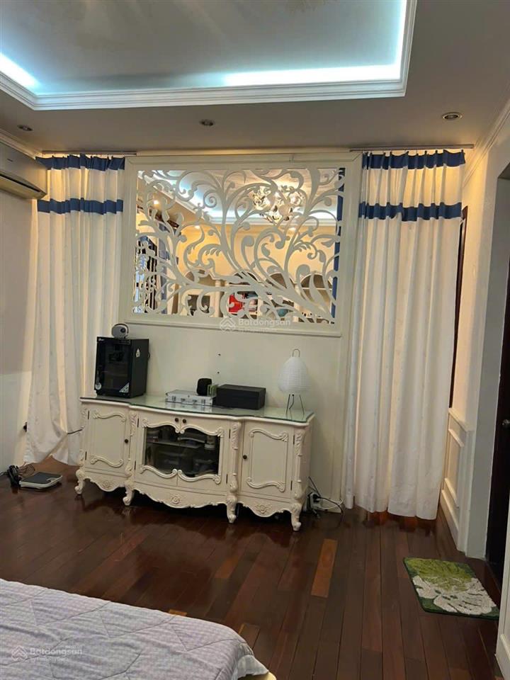 Cho thuê biệt thự thảo điền cao cấp 5pn có sân vườn rộng, có hầm để xe lớn giá chỉ 110 triệu/tháng