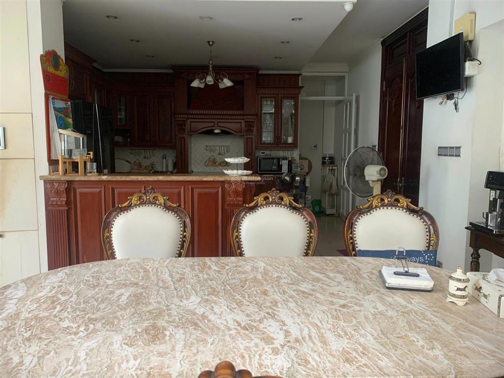 Cho thuê biệt thự thảo điền cao cấp 5pn có sân vườn rộng, có hầm để xe lớn giá chỉ 110 triệu/tháng