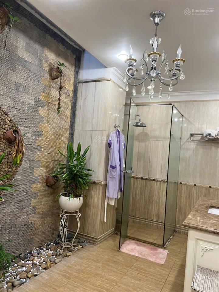 Cho thuê biệt thự thảo điền cao cấp 5pn có sân vườn rộng, có hầm để xe lớn giá chỉ 110 triệu/tháng