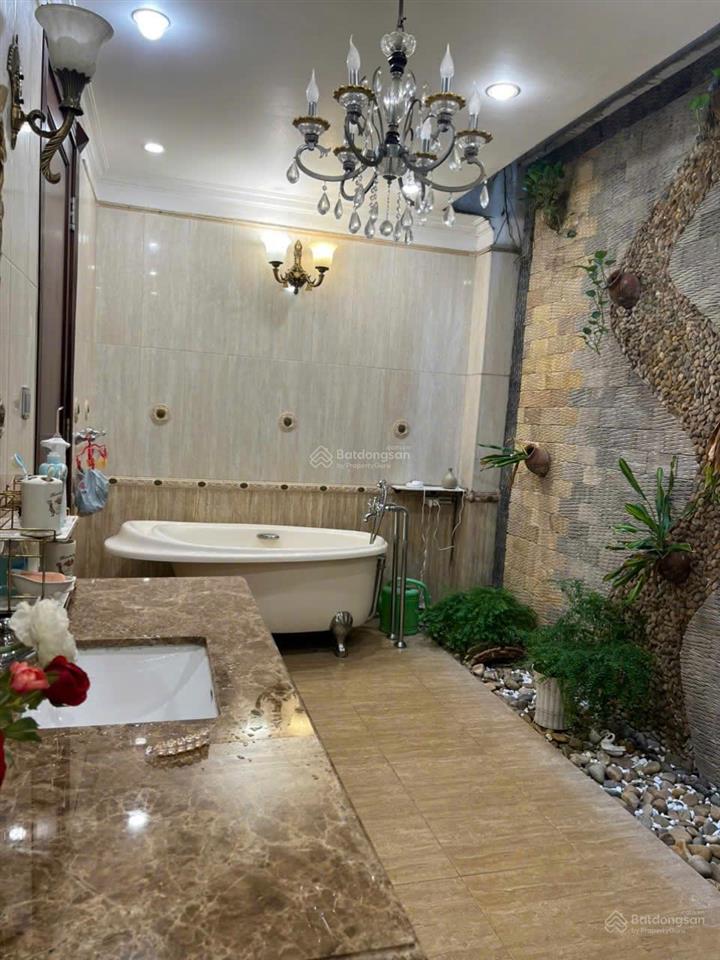 Cho thuê biệt thự thảo điền cao cấp 5pn có sân vườn rộng, có hầm để xe lớn giá chỉ 110 triệu/tháng