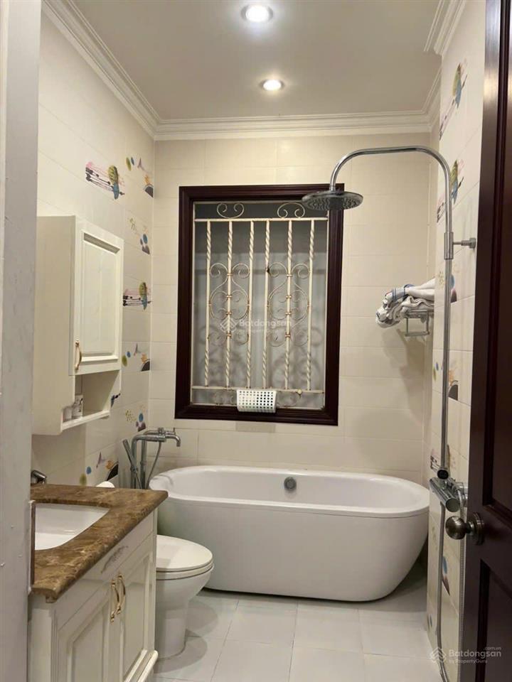 Cho thuê biệt thự thảo điền cao cấp 5pn có sân vườn rộng, có hầm để xe lớn giá chỉ 110 triệu/tháng