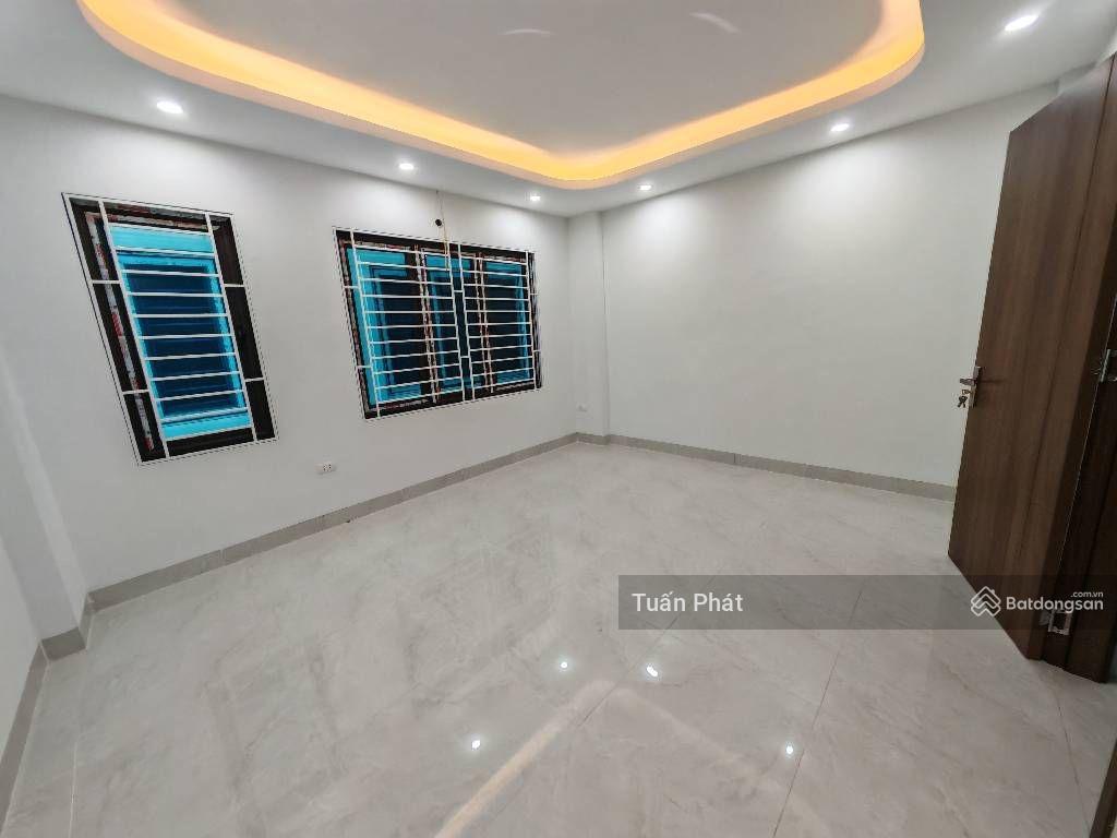 Bắc từ liêm  nhà mới đón tết 5 tầng , ô tô đỗ cửa  cách đại lộ ven sông hồng 50m  5.9 tỷ