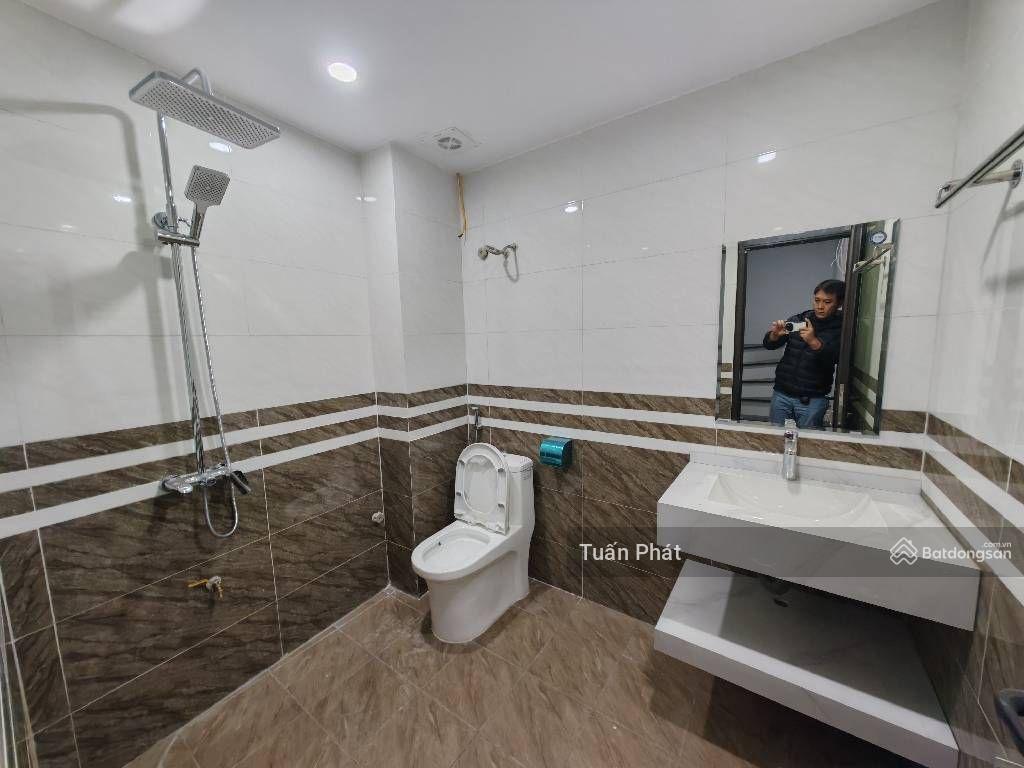 Bắc từ liêm  nhà mới đón tết 5 tầng , ô tô đỗ cửa  cách đại lộ ven sông hồng 50m  5.9 tỷ