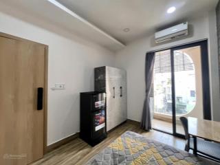 Căn hộ cho thuê full nội thất, mới 100%, tách bếp thang máy, ban công  ngay chợ bà chiểu