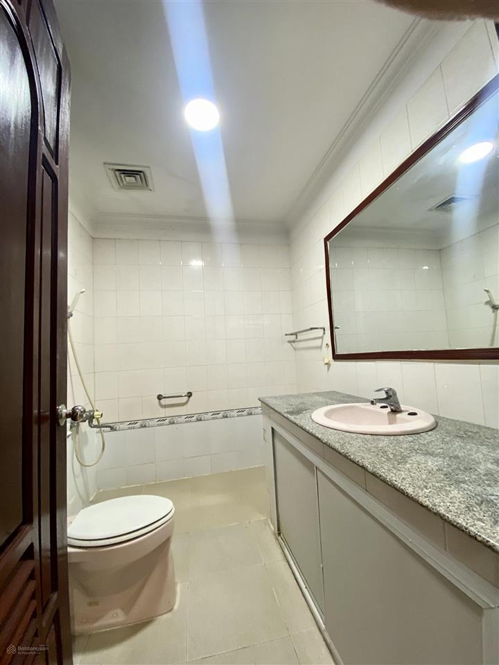 Cho thuê căn hộ full nt, ban công rộng, ngay công viên lê văn tám, vòng xoay điện biên phủ