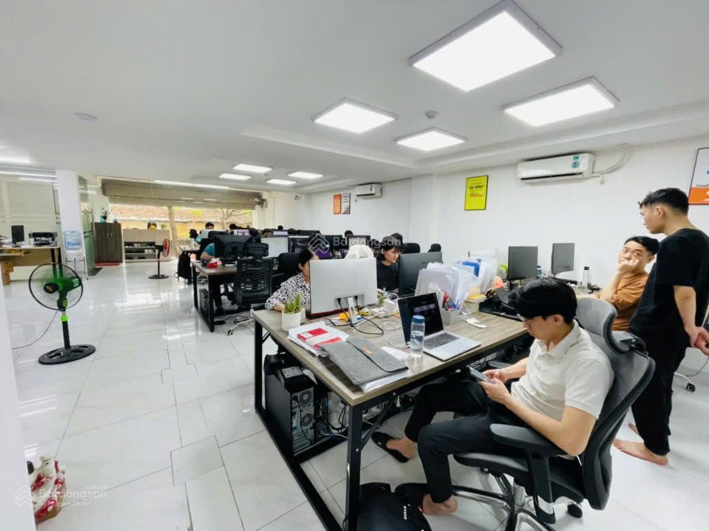 Cho thuê sàn văn phòng tại phố phó đức chính, ba đình 90m2 thông sàn, đh, thang máy, giá 13 triệu
