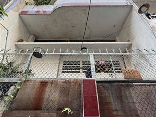 Quận 3  lê văn sỹ  nhà 4 tầng  hẻm thông  vị trí trung tâm  sổ vuông đẹp  6,9 tỷ