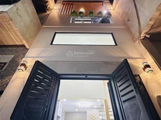 Bán nhà lê văn sỹ  hẻm 3m  nhà 3 tầng  đúc kiên cố  tặng nội thất khu an ninh  4,48 tỷ