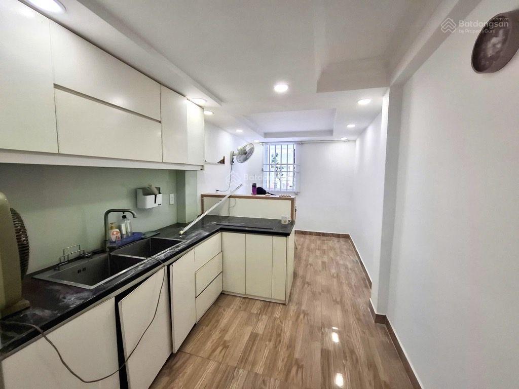 Hiếm "hẻm xe hơi đỗ cửa  lê văn sỹ q3  nhà đẹp  4 tầng  sân thượng nở hậu tài lộc, chỉ 8,3 tỷ