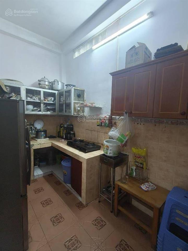 Hiếm  nhà 3 lầu  trong chợ trần hữu trang  ngang  4m  chỉ 9.5 tỷ