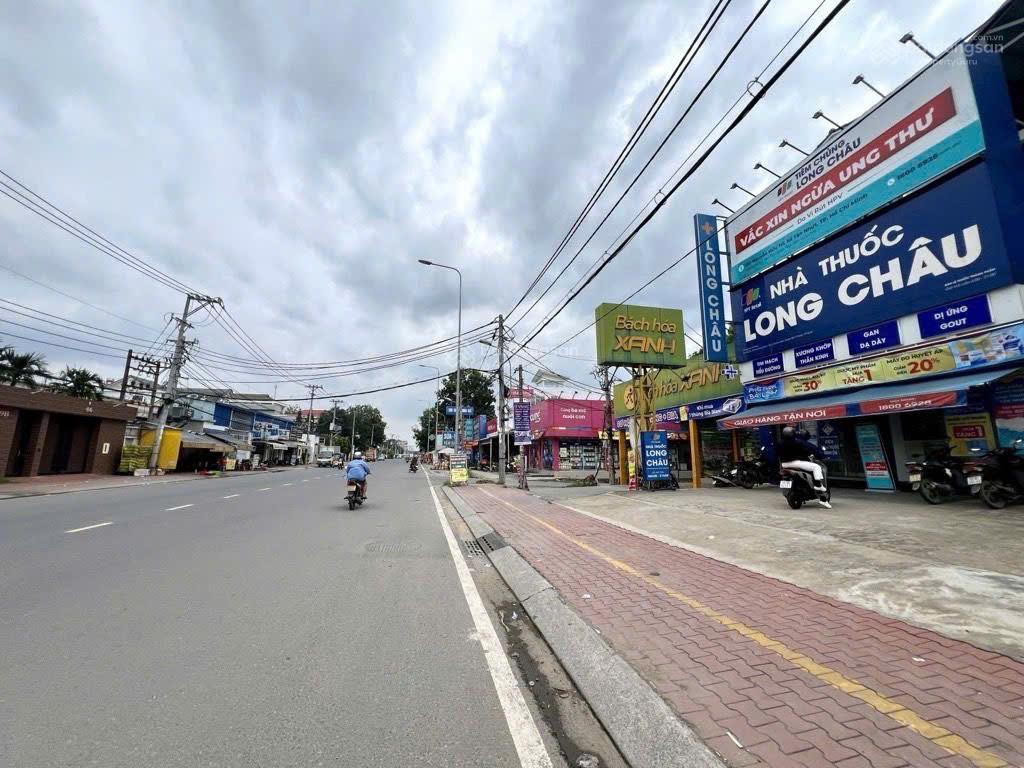 Kẹt tiền bán gấp nhà mặt tiền kdc depot metro tân kiên  bình chánh, sổ sẵn, full thổ cư.