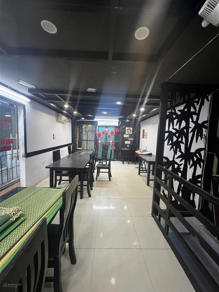 Đi mỹ bán gấp nhà mặt phố thi sách lô góc, 62m2, 3 tầng, mặt tiền 4.2m giá 40 tỷ thương lượng