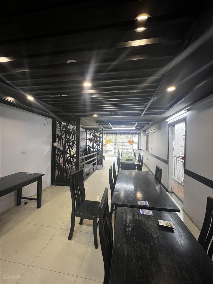 Đi mỹ bán gấp nhà mặt phố thi sách lô góc, 62m2, 3 tầng, mặt tiền 4.2m giá 40 tỷ thương lượng