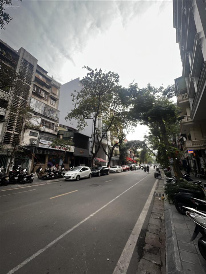 Đi mỹ bán gấp nhà mặt phố thi sách lô góc, 62m2, 3 tầng, mặt tiền 4.2m giá 40 tỷ thương lượng