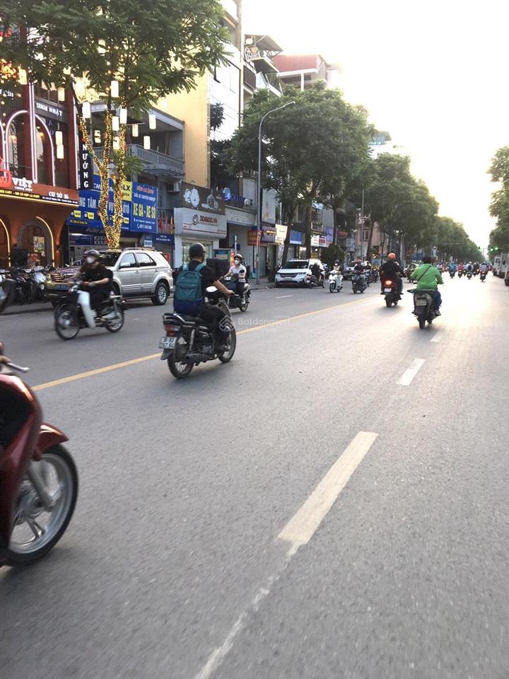 Bán nhà phố lê trọng tấn, thanh xuân, 70m2, mt5m, sổ phân lô, có sân giá 18 tỷ 5