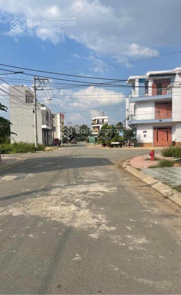 [giá hời] nhà siêu đẹp 3 tầng btct trung tâm long phước, diện tích 50m2, giá cực tốt