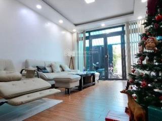 Nhà đẹp an cư tốt, trung tâm thủ đức, diện tích 52m2, chỉ nhỉnh 2 tỷ