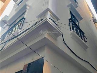 6 tầng  nguyễn chí thanh đống đa  ngõ thông  lô góc  4 ngủ  50m ra phố  2 thoáng