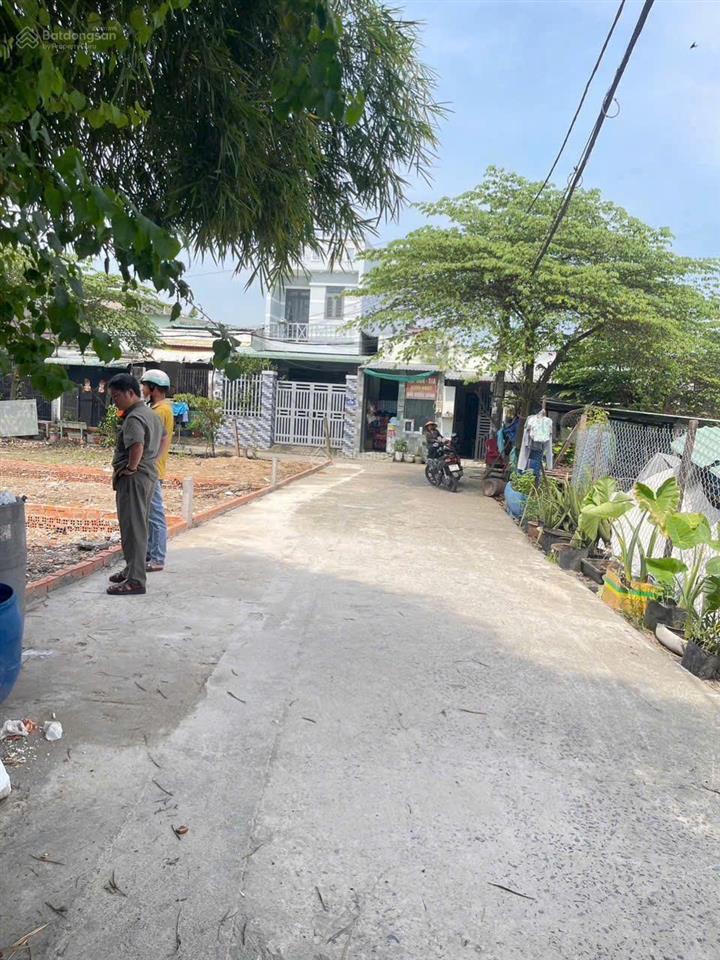 Chính chủ lô cặp cạnh chợ trảng bàng dt 10x23 full thổ  đất ở đô thị, đường nguyễn du, shr, 700tr