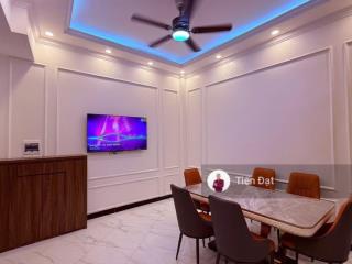 Bán nhà phố văn cao thông ra đường hoàng hoa thám,trung tâm ba đình,nhà mới đẹp ở ngay, sát hồ tây.