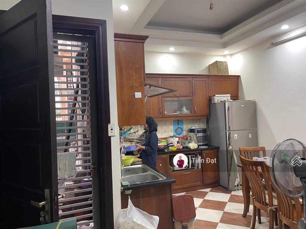 Bán nhà tôn đức thắng, ngõ thịnh hào, mặt ngõ rộng, cách 20m ra ô tô 58m2, 5 tầng giá 15,2 tỷ