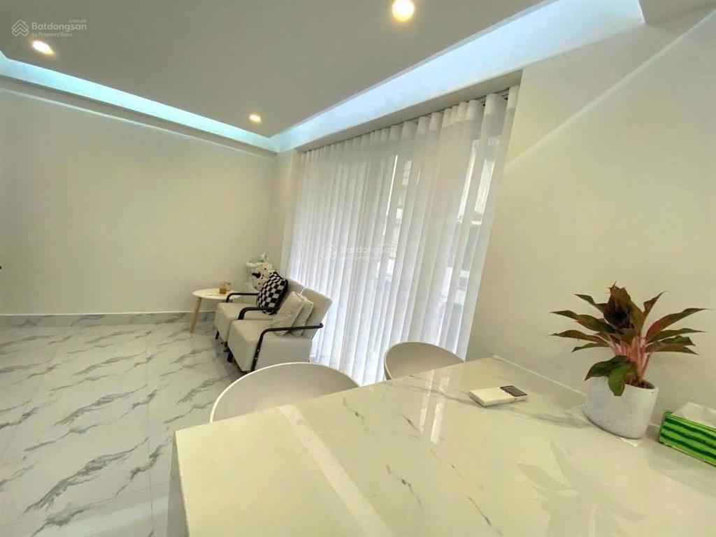 Mặt tiền đường p. tân định  ngang khủng 5,6m  nhà mới 5 tầng. chỉ 11 tỷ