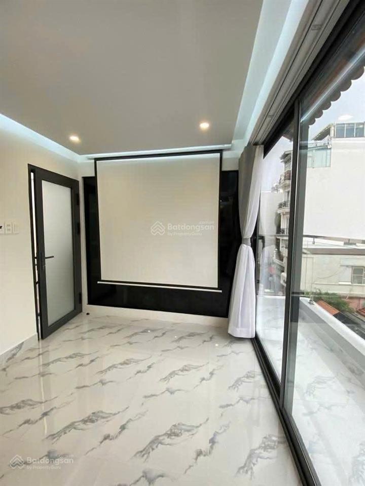 Mặt tiền đường p. tân định  ngang khủng 5,6m  nhà mới 5 tầng. chỉ 11 tỷ