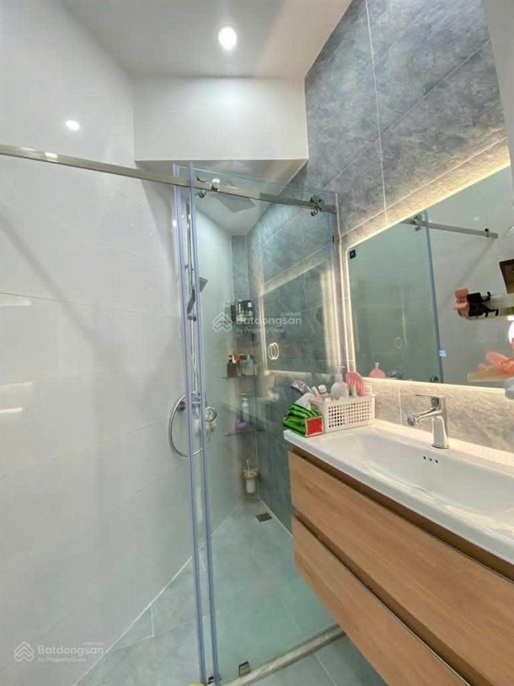 Mặt tiền đường p. tân định  ngang khủng 5,6m  nhà mới 5 tầng. chỉ 11 tỷ