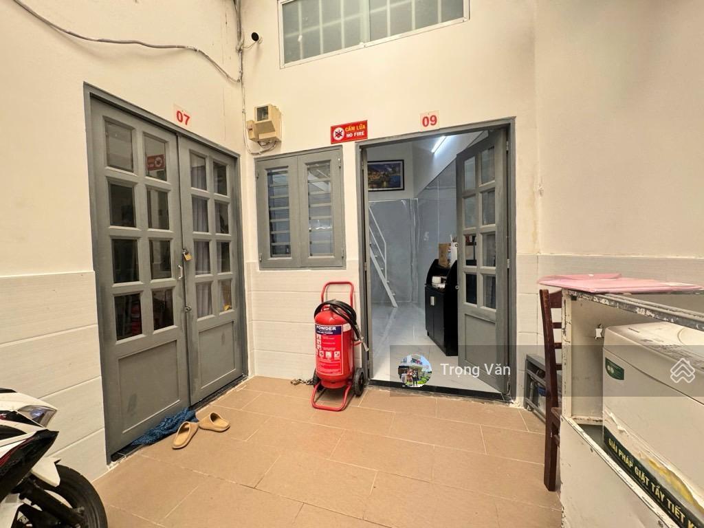 Chdv q4 74.6 triệu/m2  dòng tiền 9 phòng cho thuê  sổ 172,9 m²