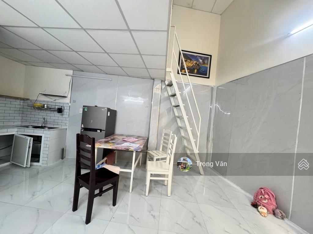 Chdv q4 74.6 triệu/m2  dòng tiền 9 phòng cho thuê  sổ 172,9 m²