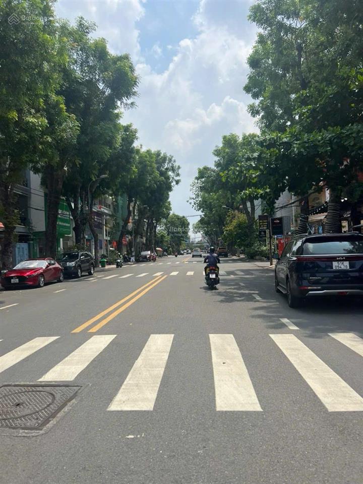 Bán gấp nhà 6x15m, 1 lầu giá 12.5tỷ, tn 20triệu, mt kdc tân quy đông p. tân phong, quận 7