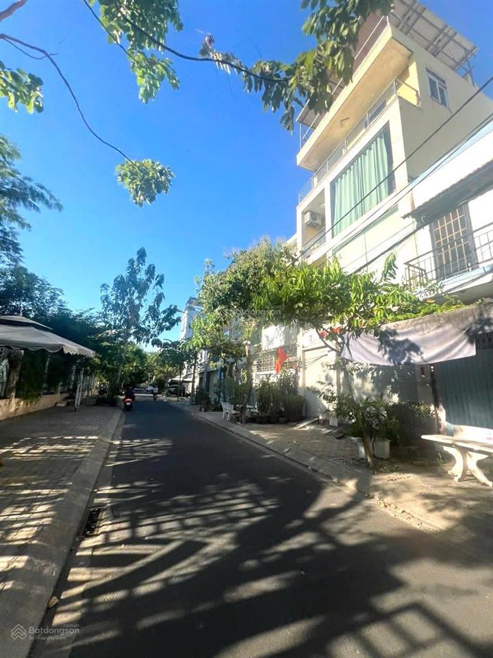 Bán gấp nhà 6x15m, 1 lầu giá 12.5tỷ, tn 20triệu, mt kdc tân quy đông p. tân phong, quận 7