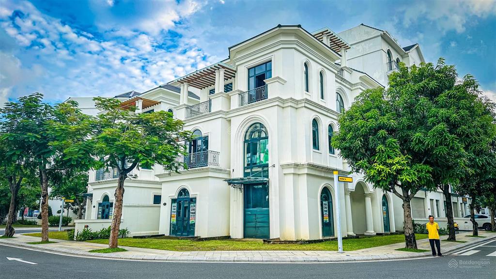 Giá tốt boutique villas manhattan 240m2 tại kđt vinhomes quận 9 | vị trí đẹp | hiếm bán chỉ 59 tỷ