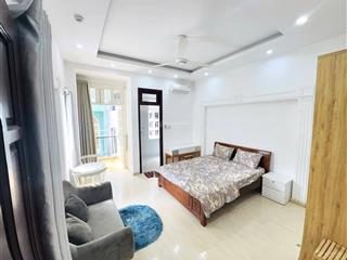 Cho thuê phòng full nội thất mới ban công giặt riêng ngay tại hoàng hoa thám gần q3, q1, cv pn